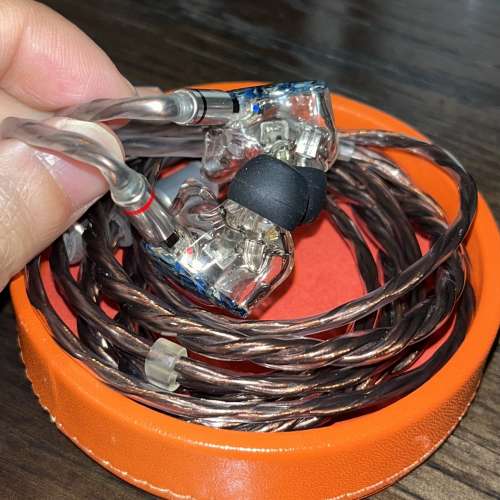 95% New QDC V6 + Genetic audio cable 2.5mm行貨過保