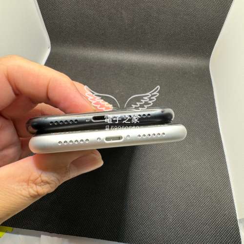 (黑白配😍)Apple Iphone XR  128gb  白色/ 黑色  香港行貨 iphone XR