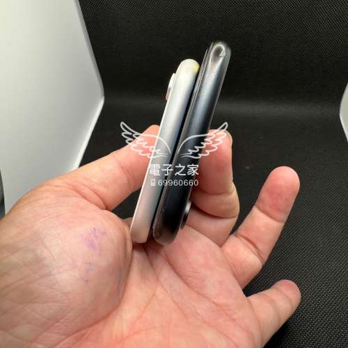 (黑白配😍)Apple Iphone XR  128gb  白色/ 黑色  香港行貨 iphone XR