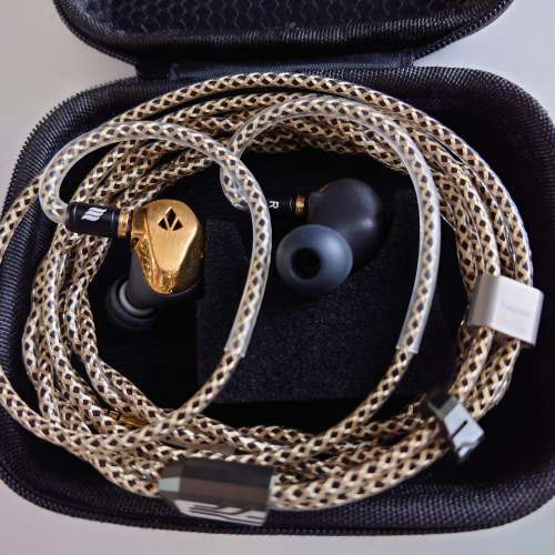 Spear lab trinity GOLD連Flash Acoustics ULTRON 4.4mm ConX