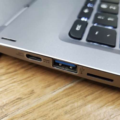 金屬機身 Acer Chromebook 13, Intel i3-8130U, 8+32GB, 二個 USBC port 壞左一個, ...