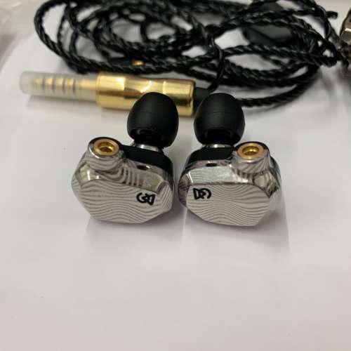 Campfire Saber 兩圈一鐵耳機