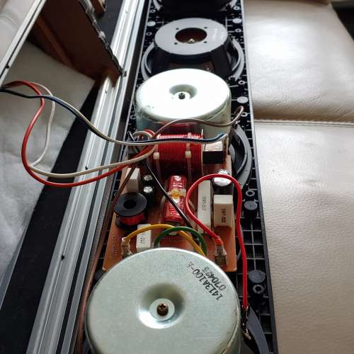 Definitive Technology 分音器