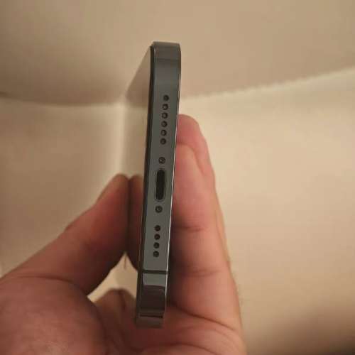 Apple iPhone 12 Pro Max 128G 6.7寸大螢幕，5G 雙卡雙待機，可同時是用兩張實體卡...