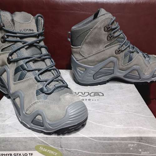 德國LOWA中筒Goretex防水透氣軍靴(歐碼42.5)