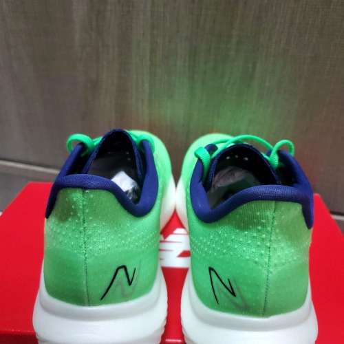 New Balance FuelCell Rebel v3跑鞋