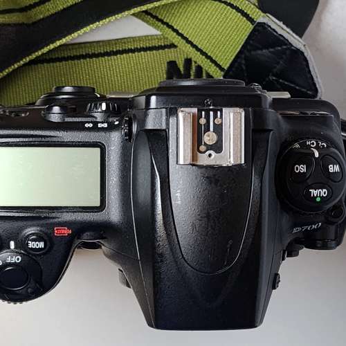 Nikon D700 body + 副廠直倒