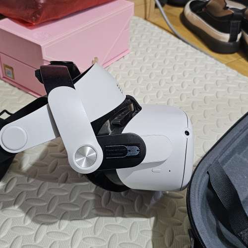 Oculus quest 2 128GB 連bobovr 支架和盒 連 外置電池一粒 還有一對150 -250度近視鏡...