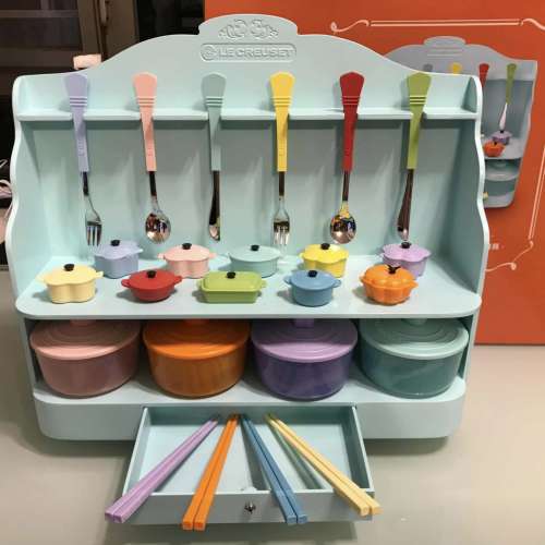 7-11 Le Creuset 1 set 連餐具 （有盒）