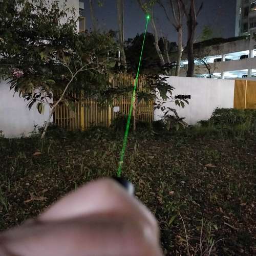 簡約鐳射筆 高能見度綠激光 配AAA電池. 外殼塗層為光滑鋼琴漆 持久不變質！Laser P...
