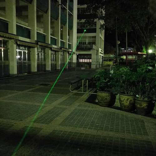 簡約鐳射筆 高能見度綠激光 配AAA電池. 外殼塗層為光滑鋼琴漆 持久不變質！Laser P...