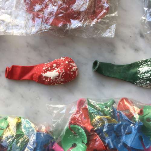 $50 100% Workable 300個全新未用過 氣球 連 氣球托