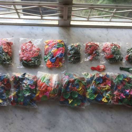 $50 100% Workable 300個全新未用過 氣球 連 氣球托