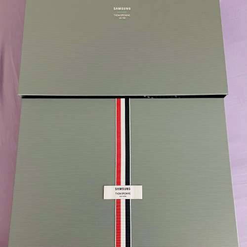 Samsung Galaxy Z Fold2 Thom Browne Edition 手機連錶