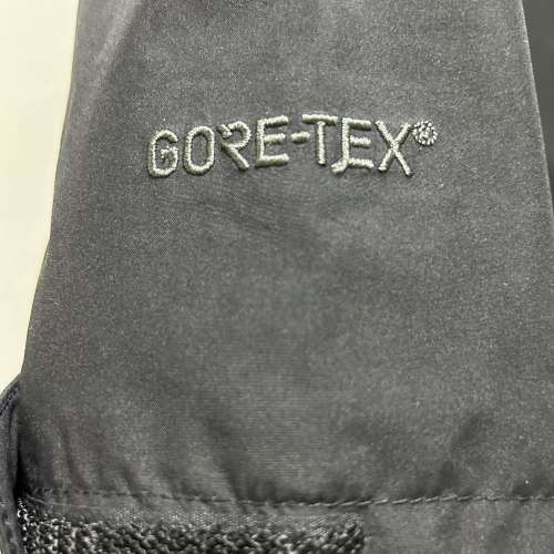 North Face 黑色 Gore Tex 外套