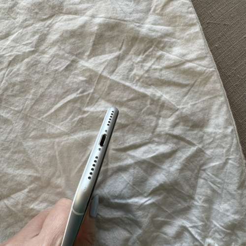 iPhone SE 2nd 128GB 白色