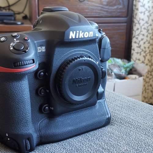 Nikon D5 body XQD CF express