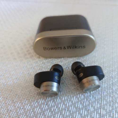 賣 B&W PI7 藍芽耳機