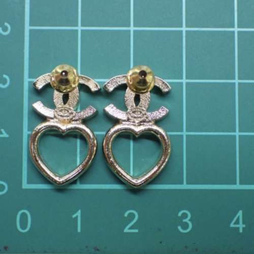 23b雙C愛心鏤空石耳環（金色）