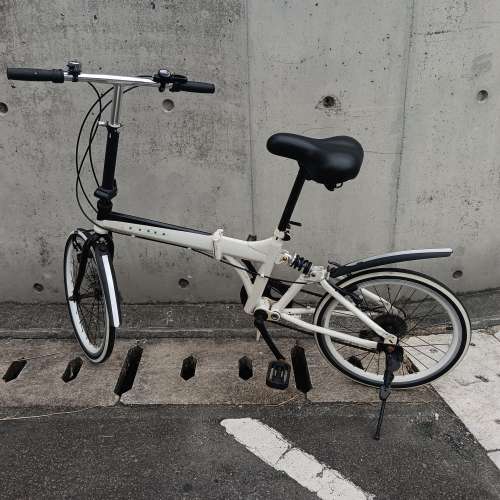 成人 單車一部 ，20吋，可摺。