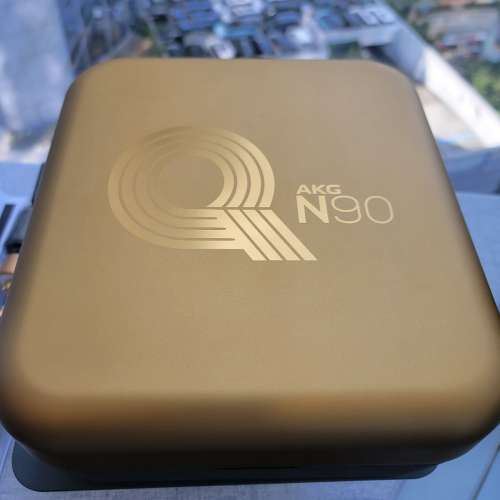 AKG N90Q