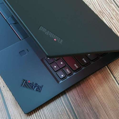 99% 新 Lenovo X1 Carbon G6  i7-8550U 8G ram 512GB SSD 14" 2K display mon with...