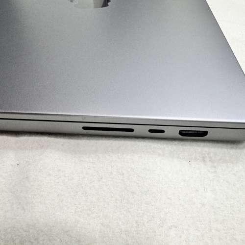MacBook pro 16” M2 Max 96GB ram 4TB ssd仲有保養
