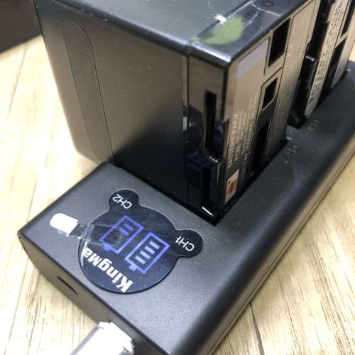 全新✨KingMa LCD 顯示電量 雙頭鋰電池充電器 合NP-F750 F550 F970 FM50 FM500H