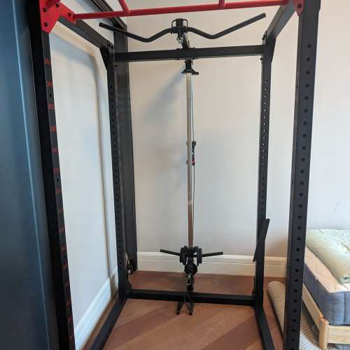 Gym rack （連pulldown lat bar & some weights)