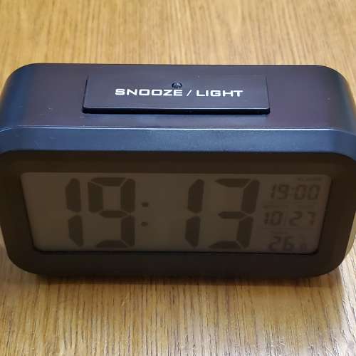 (全新) 背光LED溫度電子鬧鐘 (多款顏色可選)