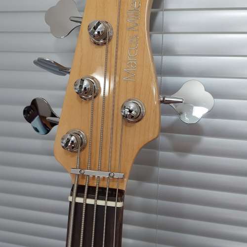 Sire Marcus Miller V3 2nd 5 Strings bass (non fender gibson epiphone ibanze)