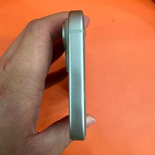 行貨 apple iphone 15 256gb 綠色 全套 100%電 保養 2024年10月30日