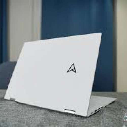 華碩 ASUS Zenbook S 13 OLED  白色
