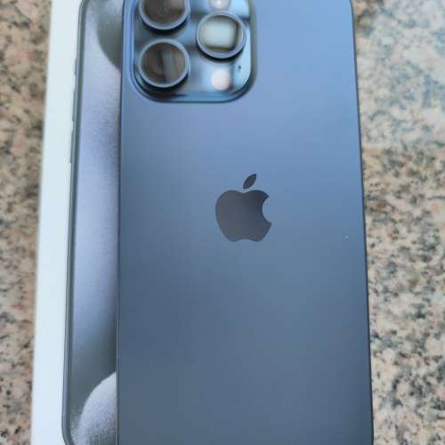 iPhone 15 Pro Max 512GB 香港行貨藍色 有盒及充電線