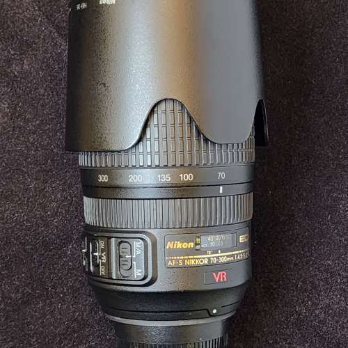 Nikon AF-S VR Zoom 70-300mm f/4.5-5.6G IF-ED (Nikon F mount)
