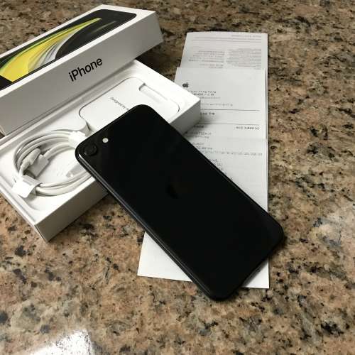 iPhone SE2128G Black