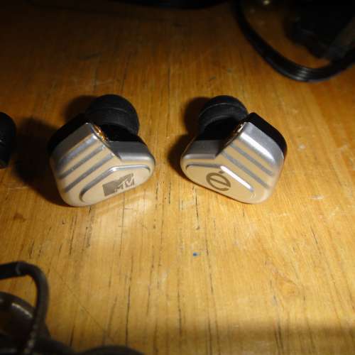 Évos – MTV Academy 運動入耳式有線耳機