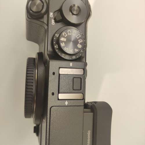 Panasonic GX8，NOT EM1 EM5 OM1 GX9