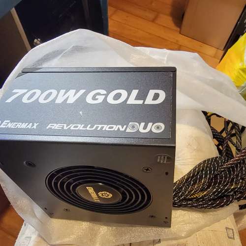 Enermax 700w Gold 80 Plus 電腦火牛Power Supply