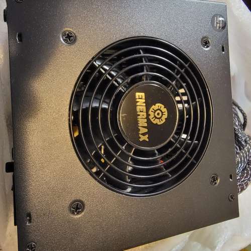 Enermax 700w Gold 80 Plus 電腦火牛Power Supply