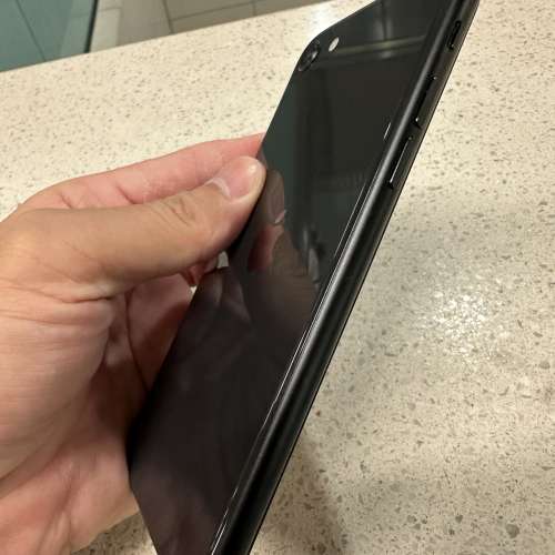 iPhone se2 128gb,港行極新，完美冇花，冇修冇拆，電池健康度86，所有功能正常！