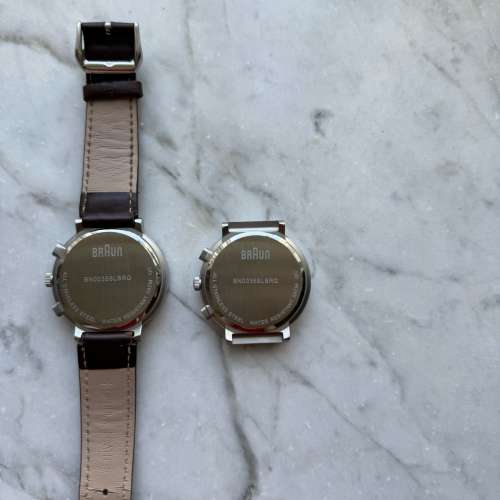 放Braun手錶兩枚 （BN0035)