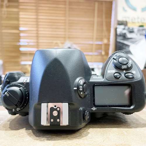 Nikon F6 AF 35mm Film SLR Camera (Body Only)