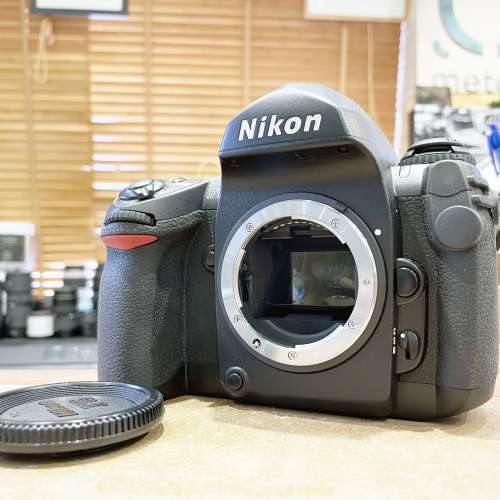 Nikon F6 AF 35mm Film SLR Camera (Body Only)