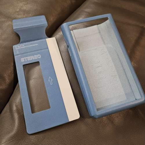 Sony 金磚2, Dignis 特別版套