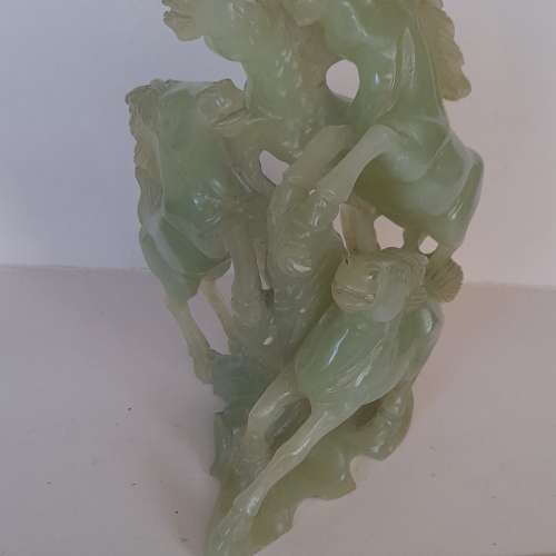 7吋新山玉4駿馬擺件， 四面立體雕刻，重約一公斤， 多年前存貨清貨價售，原價1880,...