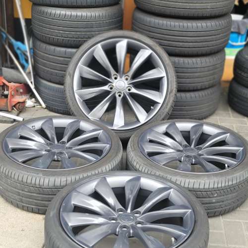 tesla Model S 美洲製造21寸原裝鈴連呔一套