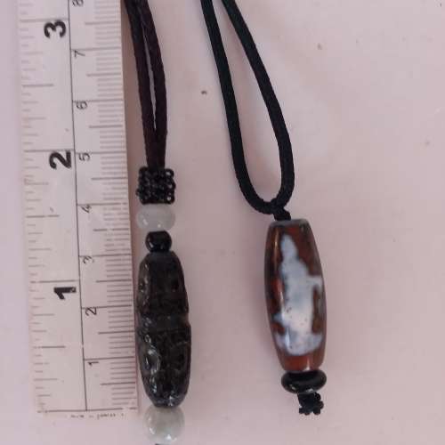觀音如意瑪瑙天珠/ 6眼火供天珠， 長約30mm 每粒250元兩粒共售380元