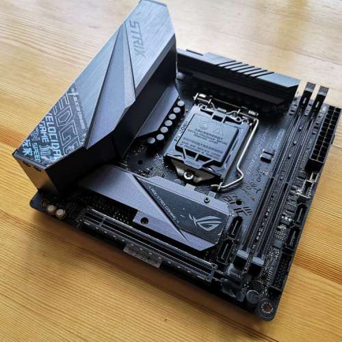 ASUS ROG STRIX Z390i GAMING主板連原裝背板 itx