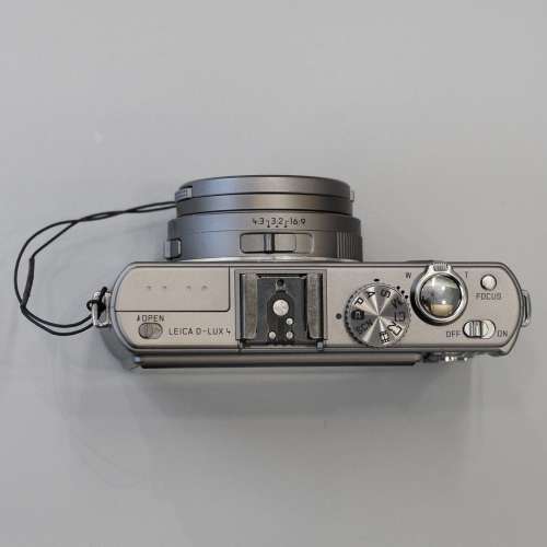 Leica D-Lux 4 Titanium Edition with Paul Smith Alligator Case